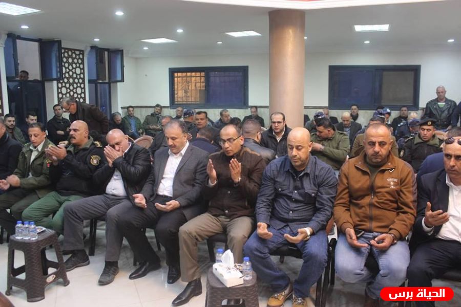 محافظ جنين والوزير عساف يقدمان واجب العزاء بالشهيد العارضة