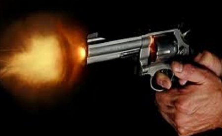 قتل فنان عالمي بعد اعترافه بميوله الجنسية المنحرفة