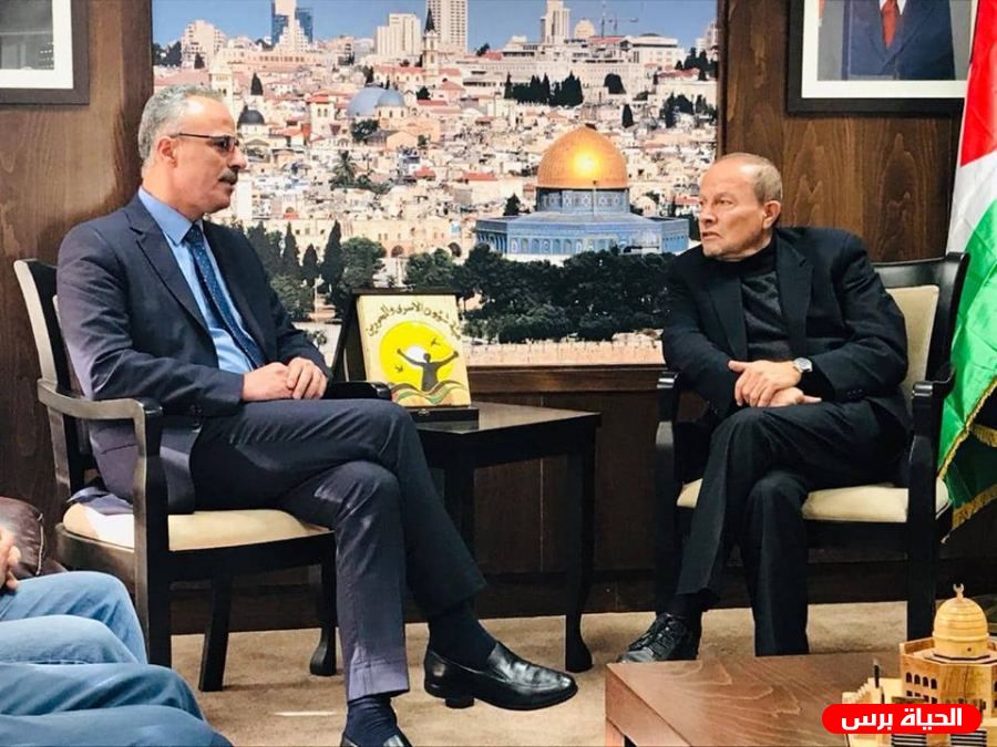 هيئة الأسرى ووزارة العدل تبحثان سبل تدويل قضية الاسرى ومواجهة قوانين الاحتلال