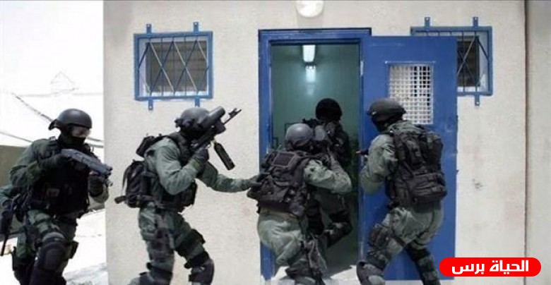 أسرى 