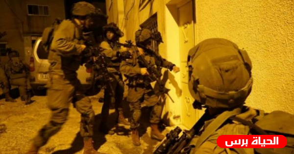 الاحتلال يعتقل 12 مواطناً من الضفة الغربية