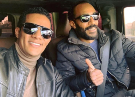 محمد رمضان ينشر صورة مدير أعماله ويعلق عليها