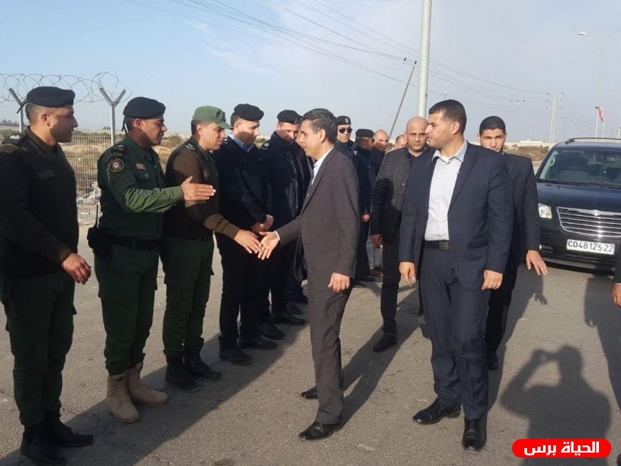 وفد المخابرات المصرية يصل غزة وملادينوف يعقبه