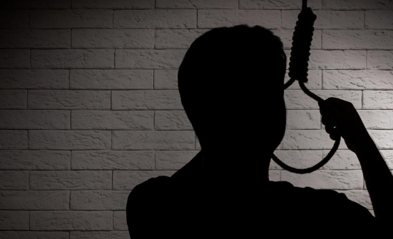 طفل ينتحر لأنه اشتاق لوالده