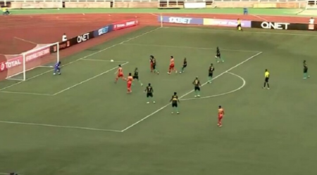 حكم يضيف 20 دقيقة وقت بدل ضائع