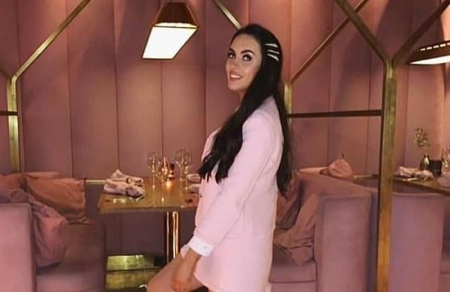 6 لصوص يقتحمون منزل عارضة أزياء ويحتجزونها في الحمام 20 ساعة