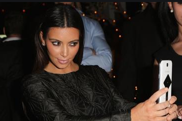 Kim Kardashian كيم كارداشيان تقضي رحلة في فيلا أجارها 7000 دولار يومياً