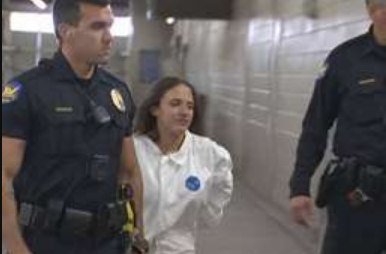 أم تقتل أطفالها الثلاثة وتبكي عليهم عند الشرطة