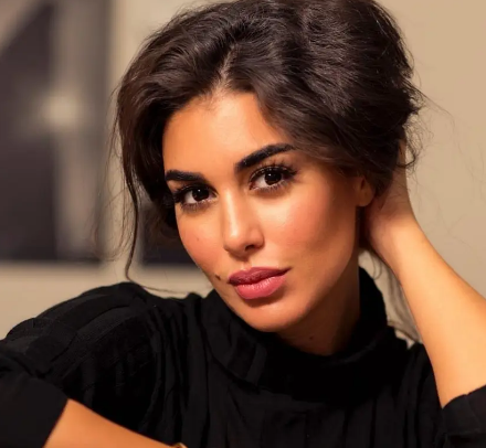 ياسمين صبري تحتفل بعيد ميلادها الـ 33