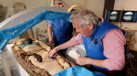 كشف طريقة موت مومياء الشابة المصرية