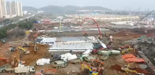 فيديو .. خلال يومين الصين تجهز مستشفى كامل بألف سرير لعلاج مرضى فيروس كورونا