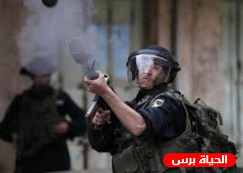الاحتلال يطلق قنابل الغاز بكثافة في بلدة الرام