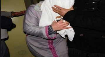 زوج ينصب كميناً لزوجته ويسلمها للشرطة متلبسة