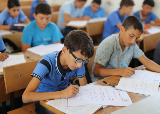 عودة الطلاب للمدارس مع إلغاء نظام الأرباع في غزة