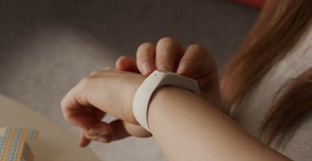 سوار جديد يحول لغة الإشارة لصوت وصورة