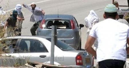 Settlers attack Palestinian vehicles south of Nablus