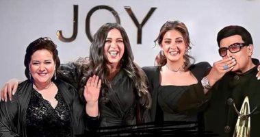 سمير غانم ودلال عبد العزيز مع دنيا وايمي في السعودية