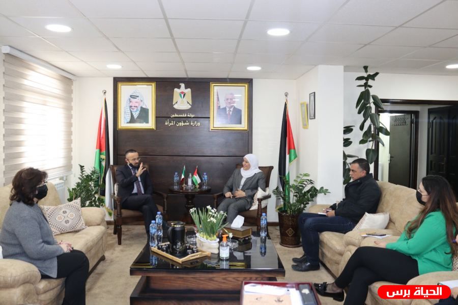 حمد والقنصل الإيطالي العام يبحثان آفاق العمل المشترك