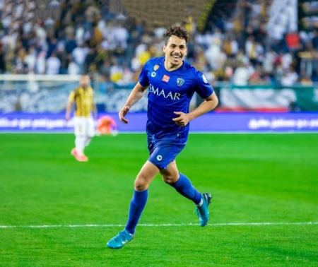 الاهلي الاماراتي يتخلى عن كارلوس إدواردو لصالح الاهلي السعودي