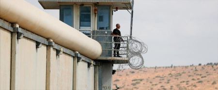 الاحتلال ينقل أسرى نفق الحرية إلى العزل في سجون أخرى