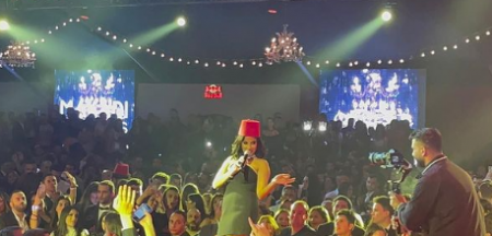 روبي ترقص بالطربوش خلال حفل رأس السنة