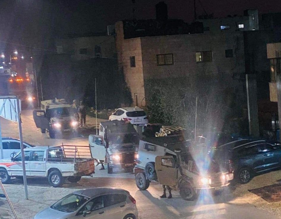  7 إصابات بالرصاص الحي واعتقال مواطنيْن بمواجهات مع الاحتلال في بيت ريما
