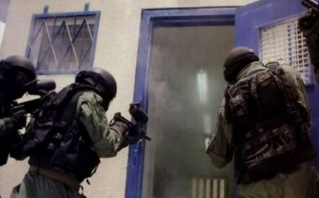 قوات القمع تقتحم الأقسام في "مجدو" وتعزل 40 أسيرا