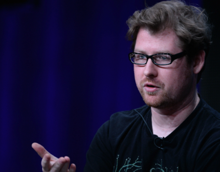 Justin Roiland ..جستن رويلاند يخسر عمله بعد اتهامه بالاعتداء الجسدي والاحتيال