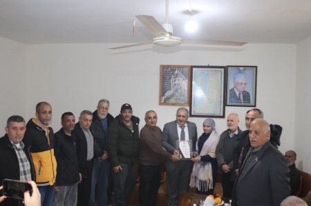 السفير الاسعد يزور مخيم برج الشمالي ويلتقي اللجنة الشعبية