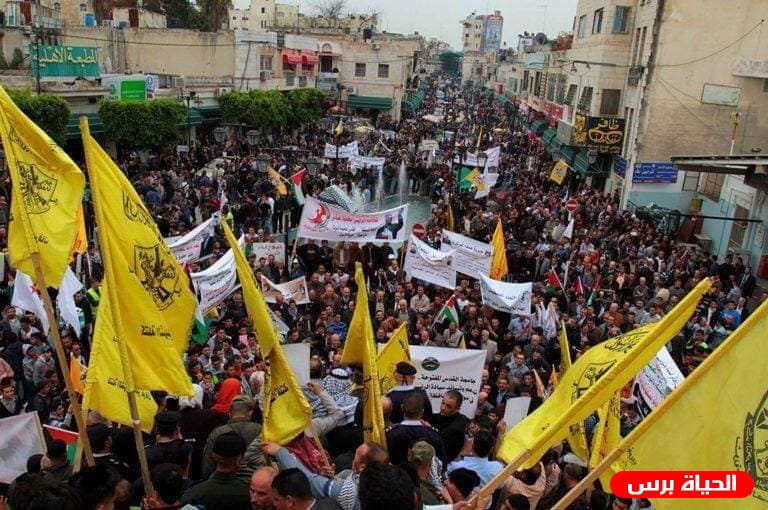 مسيرات دعم وتأييد للرئيس محمود عباس في مخيمات لبنان