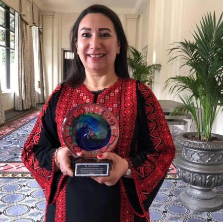 أميرة شاهين.. أول فلسطينية تحصد جائزة عالمية في مجال المرأة