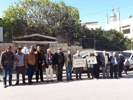 طولكرم: ذوو الأسرى يؤكدون دعمهم للرئيس خلال وقفتهم الاسبوعية