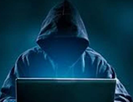 هكر يهدد مئة فتاة بنشر صورهن المخلة بالآداب