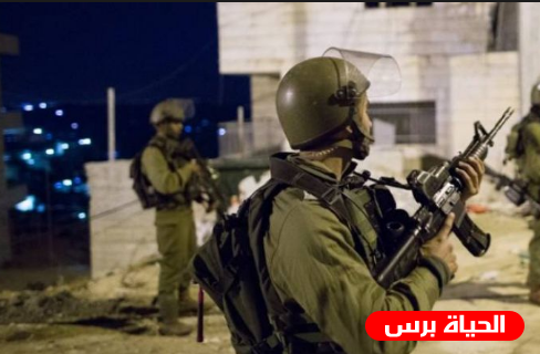 الاحتلال يعتقل مواطنين من الضفة الغربية