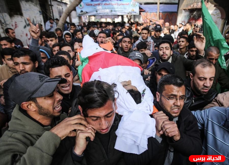 جماهير غفيرة تشيع جثماني شهيدين في غزة