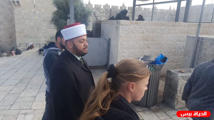 الاحتلال يعتقل إمام مسجد بيت حنينا من 
