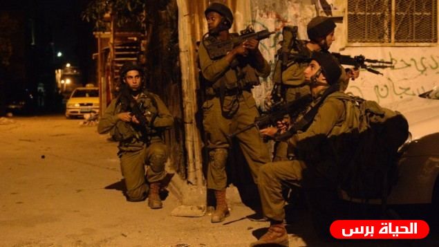 الاحتلال يعتقل 4 مواطنين من رام الله والخليل ويداهم عدة منازل