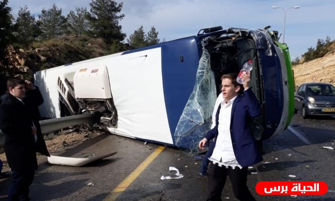قتيلان و32 إصابة بينها خطيرة جراء انقلاب حافلة قرب القدس