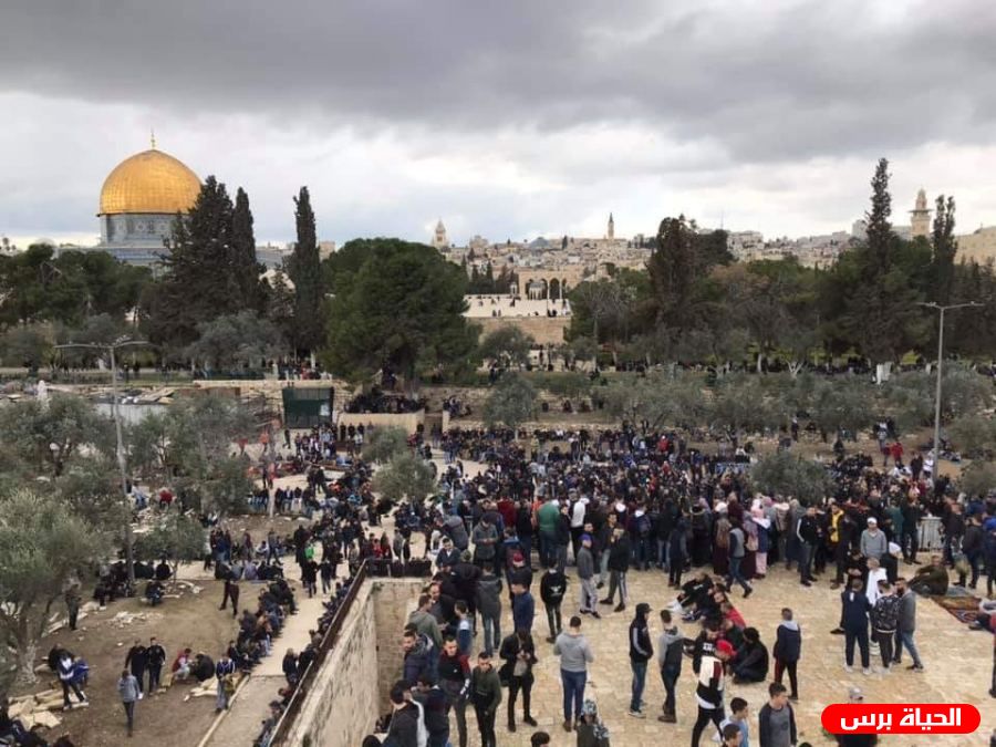 المقدسيون يفتحون باب الرحمة لأول مرة بعد إغلاقه 15 عامًا