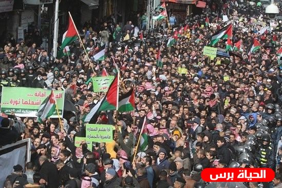 آلاف المغاربة يشاركون في مسيرة تضامنية مع شعبنا ورفضا لـ