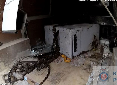 اعتقال عصابة تخصصت بسرقة الصرافات الآلية