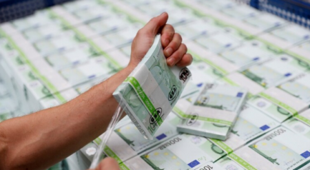 مشكلة الغني : ألمانيا تعاني من جبل الأموال في البنوك وتبحث عن حل لها