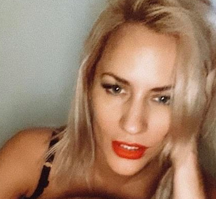 تفاصيل مصرع الممثلة كارولين فلاك