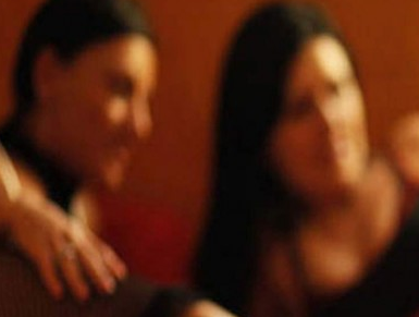 زوج يعرض زوجته للرذيلة الجماعية مقابل 3 آلاف جنيه بالساعة