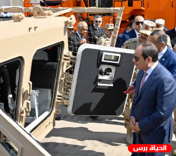 السيسي يتفقد مشروع المدرعة سيناء 200 الحديثة