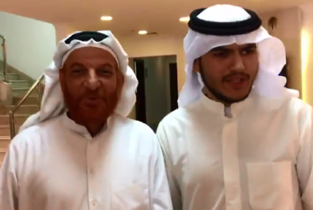 في موقف انساني رهيب .. أب سعودي يجتمع بابنه المخطوف منذ 20 عاماً