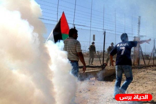 إصابات بالاختناق خلال قمع الاحتلال مسيرة نعلين الأسبوعية