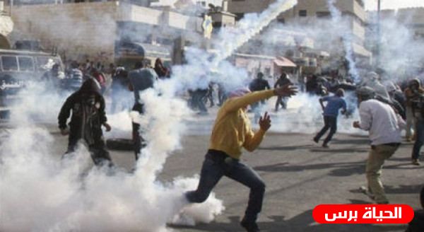 الاحتلال يقمع مسيرة طلابية بذكرى استشهاد 