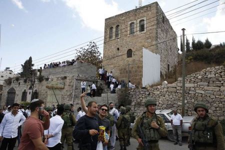 Palestinians fend off settler attempt to storm Ottoman-era site south of Nablus