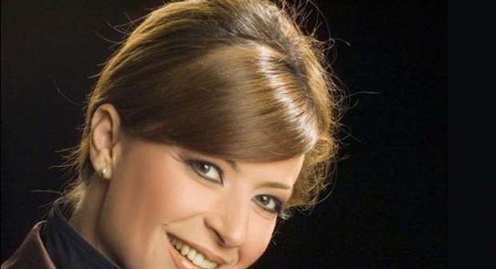منال سلامة تعود للواجهة مع ابنها الشاب